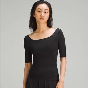 Lululemon Half-Sleeve Close-to-Body Shelf T-Shirt size 4